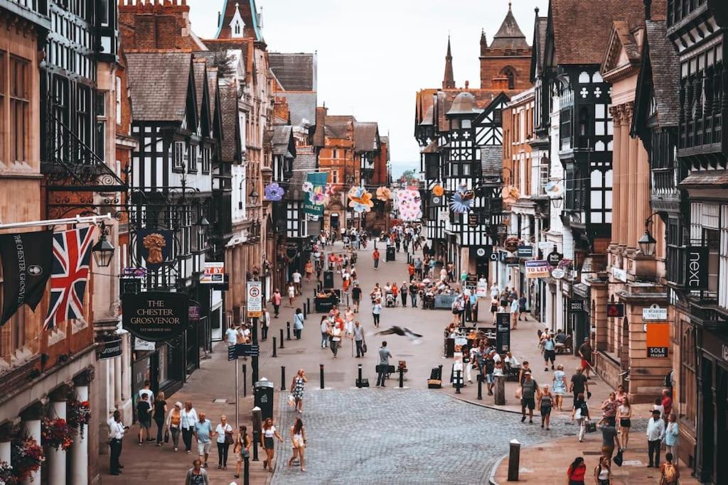 Luxury Apartment: City Centre, Stylish, Modern Chester Esterno foto